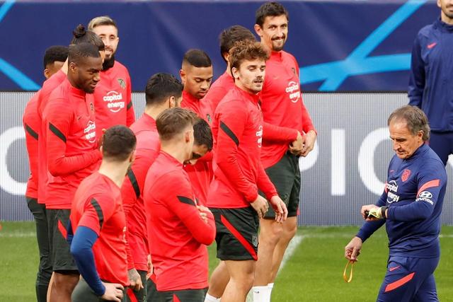 记者：本坦库尔因种族歧视孙兴慜 被英足总禁7场